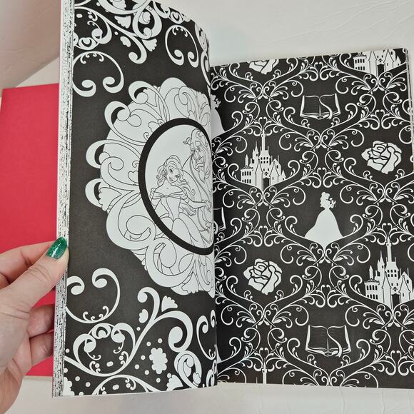 Art of Coloring Disney Princess: 100 Images to Inspire Creativity and Relaxation - Picture 4 of 9